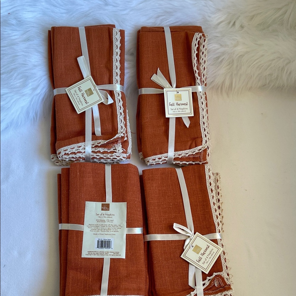Home Wear.Set of 4 napkins 16 total 83% Polyester 17%Linen